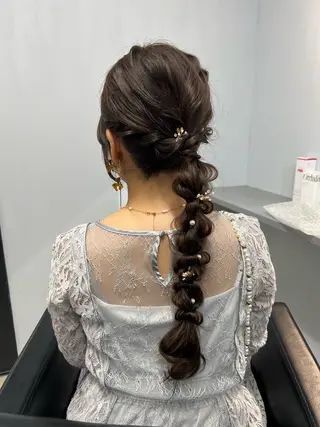 ロング noa 寒色系カラーブリーチのヘアスタイル