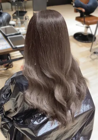 ロング AFLOAT GINZA所属・透明感カラー/レイヤ ー宮下知也のヘアスタイル