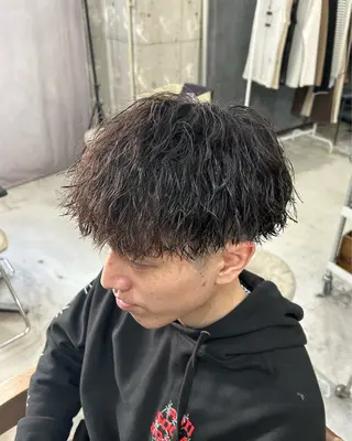 カラー パーマ メンズ RACCOON.TOKYO 渋谷店所属・メンズカット🐺 パーマ特化🔥舜のヘアスタイル