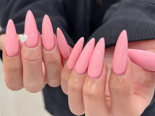 ネイル Rainrain💧 パーツ豊富、やり放題のネイルデザイン