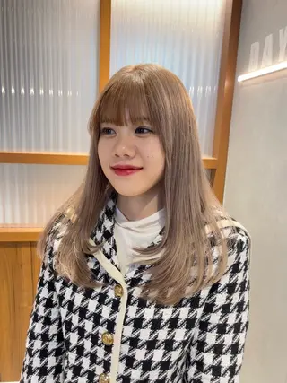 セミロング カラー himeka🪽 アレンジ/ブリーチのヘアスタイル