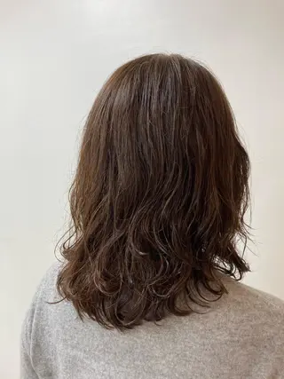 ミディアム パーマ 阪口 依美奈のヘアスタイル