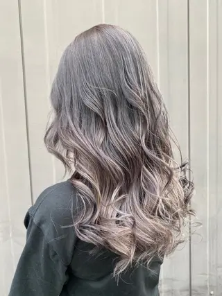 ロング カラー bluem所属・山西 真琴のヘアスタイル