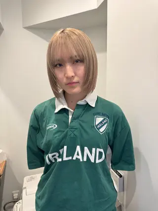 ショート laff 新宿所属・切りっぱなしボブ レイヤー/縮毛矯正のヘアスタイル