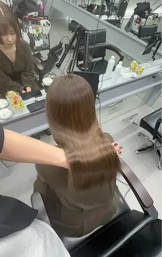 ロング カラー 俊 介のヘアスタイル