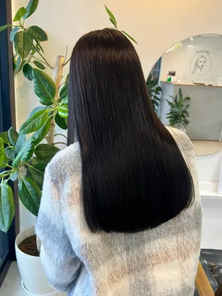ロング カドムラ モエのヘアスタイル