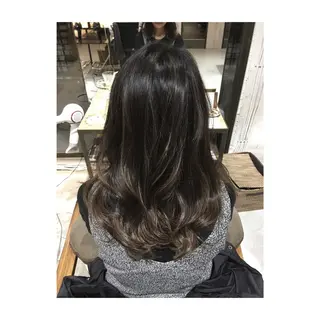 ミディアム セミロング ロング カラー パーマ アオガミ （前髪顔周りカット）のヘアスタイル