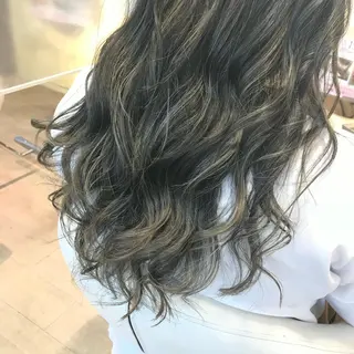 ロング カラー 松佐 ゆかりのヘアスタイル