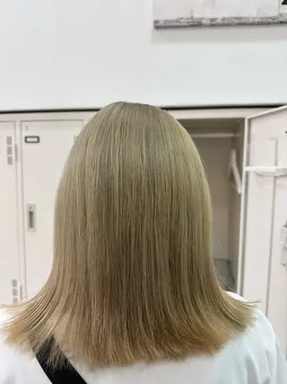 セミロング カラー 伊佐 愛のヘアスタイル