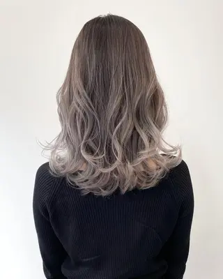 ミディアム 公式 Ease by amble luxeのヘアスタイル