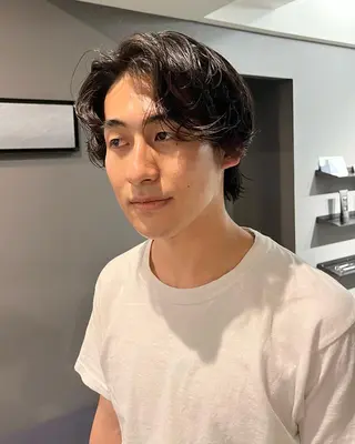 パーマ メンズ NERO 眞下秋歩のヘアスタイル