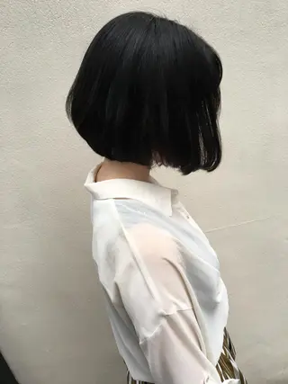 ミディアム カラー THE DAY所属・AKI HASHIMOTOのヘアスタイル