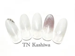 ネイル 大隅 和奈のネイルデザイン