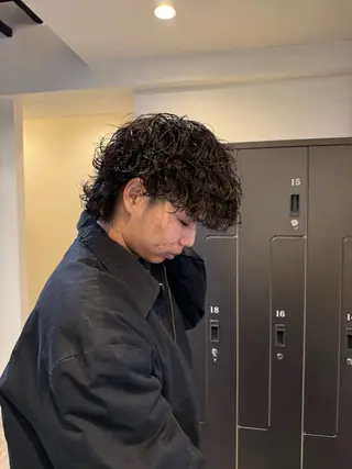 パーマ メンズ レイヤー/艶カラー ROKUのヘアスタイル