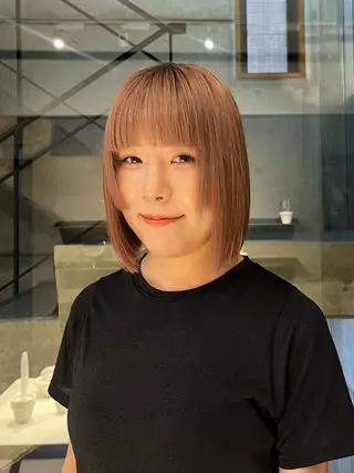 ミディアム NERO 眞下秋歩のヘアスタイル