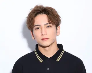 ショート カラー パーマ メンズ メンズパーマ極めし者 稲村侑斗のヘアスタイル