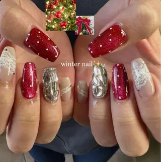 ネイル 佐藤 穂乃香のネイルデザイン