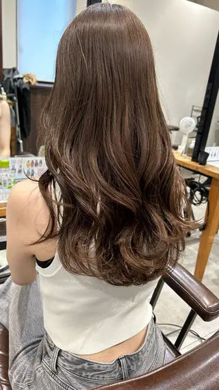 セミロング カラー オリーブベージュ/ ブリーチなし透明感のヘアスタイル