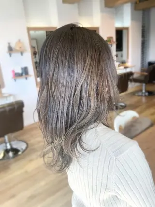 カラー 堀 望美のヘアスタイル