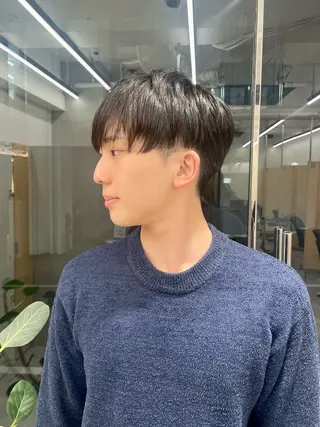 メンズ カット・ブリーチ TAIGAのヘアスタイル