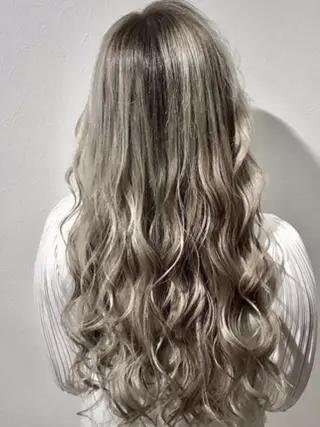 ロング カラー パーマ ヘアアレンジ Device ディバイスのヘアスタイル