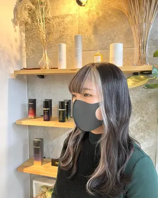 セミロング カラー ハイトーンカラ ー/小川のヘアスタイル