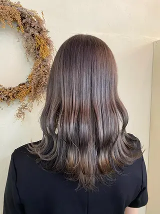 セミロング ENIF ヤマグチアツコのヘアスタイル