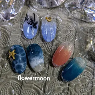 ネイル フラワー ムーンのネイルデザイン