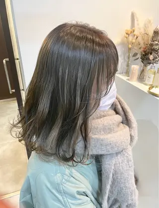 セミロング カラー 中村 あやかのヘアスタイル