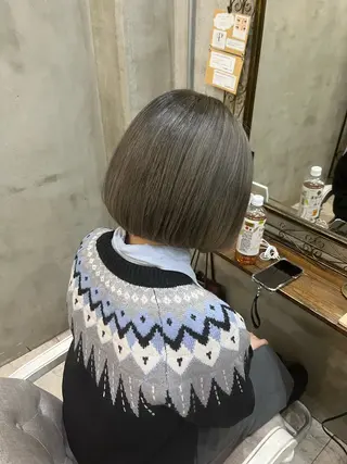 ショート カラー 艶髪/ハイトーン/ ヘアセット/モエノのヘアスタイル