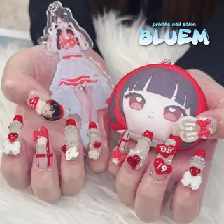 ネイル BLUEM なな🐶のネイルデザイン