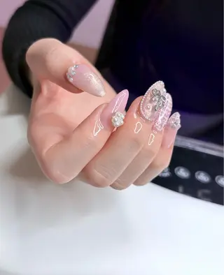 ネイル 💐Lumière 🩵かわちゃん💅のネイルデザイン
