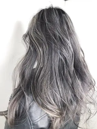 ロング カラー 田中 アキオのヘアスタイル