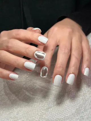 セミロング ネイル Mizuliネイル 眉毛メイクのサロンのネイルデザイン