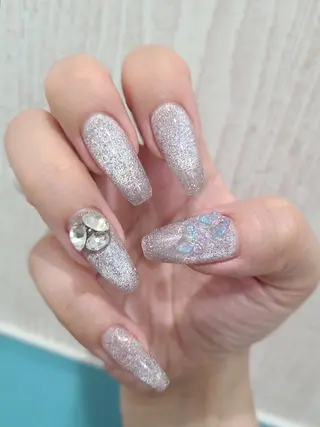 ネイル 13日3980円‼️ マグもデザインも◎のネイルデザイン