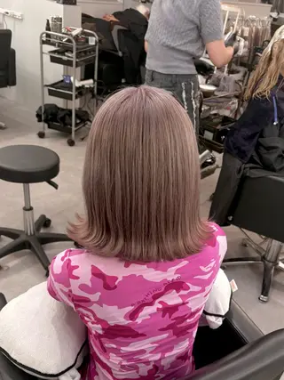 ショート カラー ミルクティーベージュ /ピンク/大阪/堀江のヘアスタイル