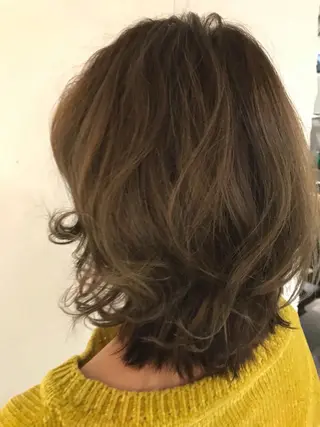 ショート カラー 伊藤 優希のヘアスタイル