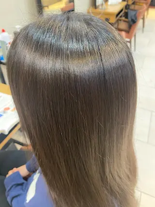 ロング あやめ【顔まわり/レ イヤー/柔らかカラ】のヘアスタイル