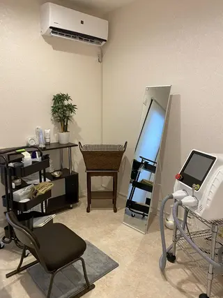 メンズ アイブロウ エクレア金山駅前店所属・森川 未夢のマツエク・マツパデザイン