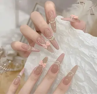 ネイル BiEiネイルサロン所属・BiEi ネイルサロン長さ出しのネイルデザイン