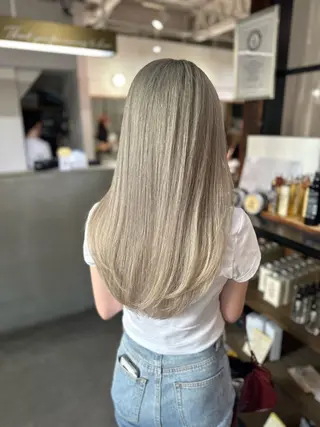 ロング レイヤー透明感カラー / MAIKAのヘアスタイル