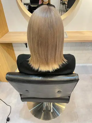 ミディアム カラー akane .のヘアスタイル