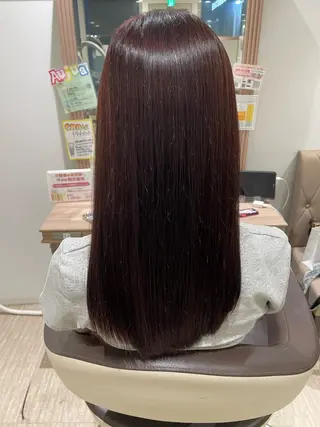 ロング 新家 里穂のヘアスタイル