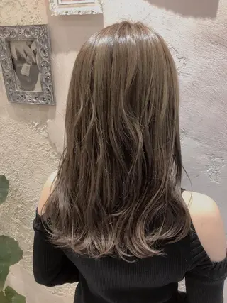 ミディアム 代表山口ひな 髪質改善のプロのヘアスタイル