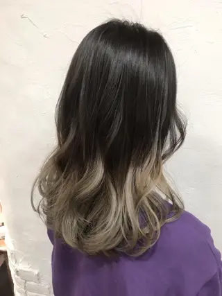 ミディアム カラー 伊藤 優希のヘアスタイル