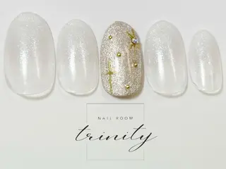 ネイル Trinity ネイリストスタッフのネイルデザイン