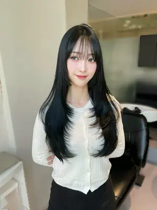 ロング 銀座／レイヤーカット 🤍内野すみれのヘアスタイル