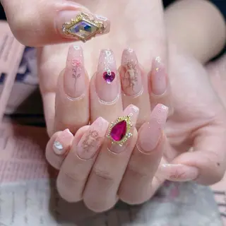 ネイル NOIROUGE所属・NOI ROUGEのネイルデザイン