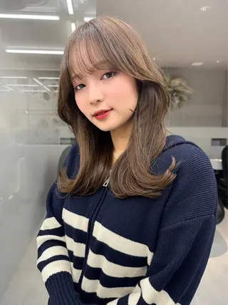 ミディアム karin ボブハイトーンのヘアスタイル