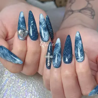 ネイル Queens 榊 まおのネイルデザイン